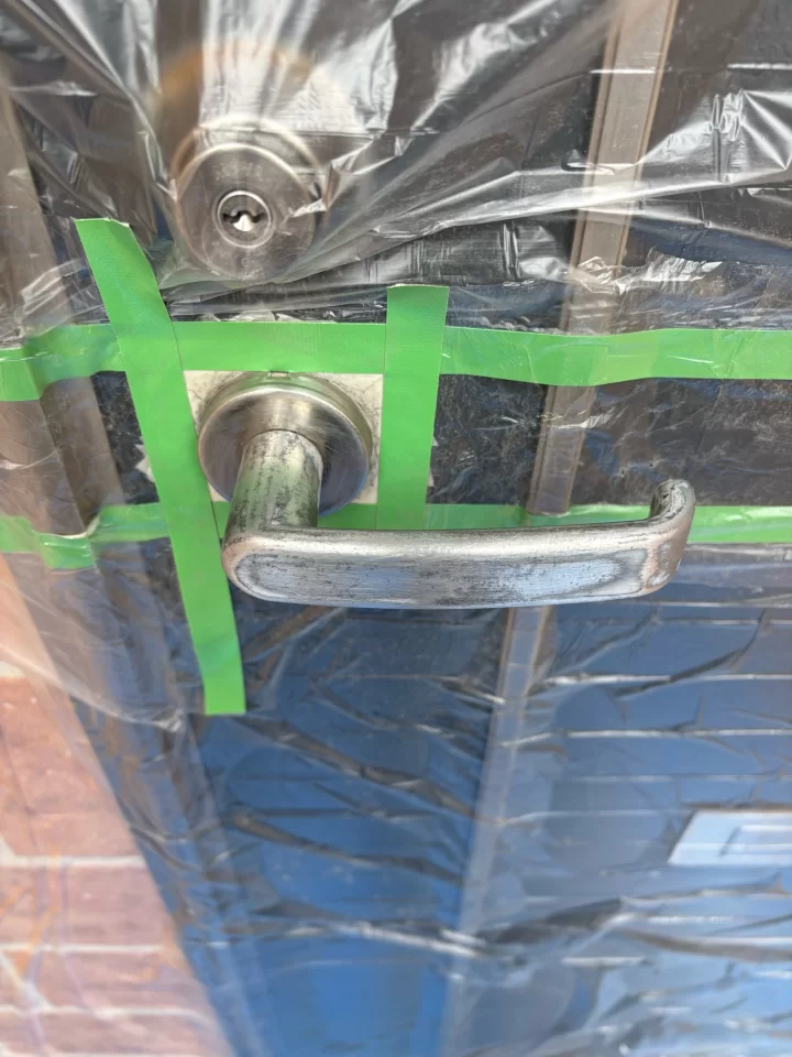 「玄関ドアノブの塗装（リペア）をしてきました」写真1