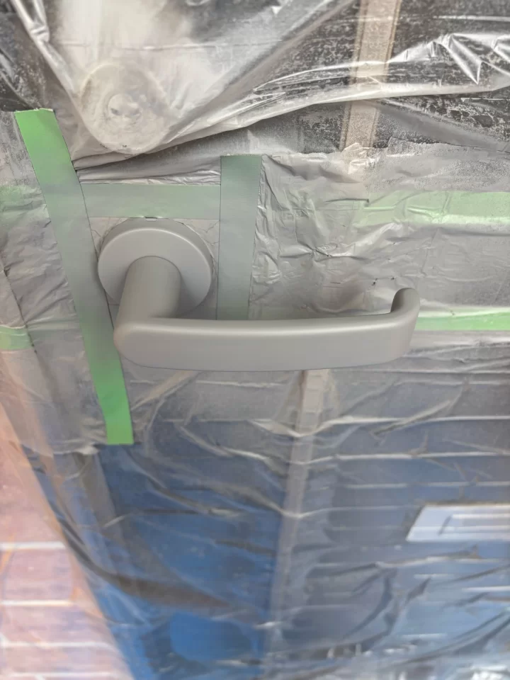 「玄関ドアノブの塗装（リペア）をしてきました」写真1